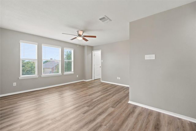128 Carrington ST, Hutto, TX 78634