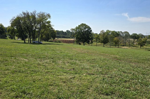 616 N James M Campbell Blvd, Columbia, TN 38401