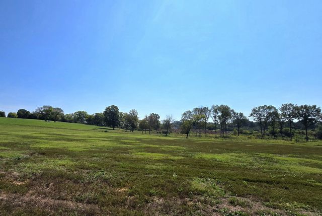 616 N James M Campbell Blvd, Columbia, TN 38401