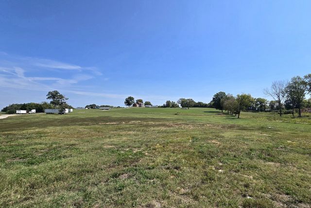 616 N James M Campbell Blvd, Columbia, TN 38401