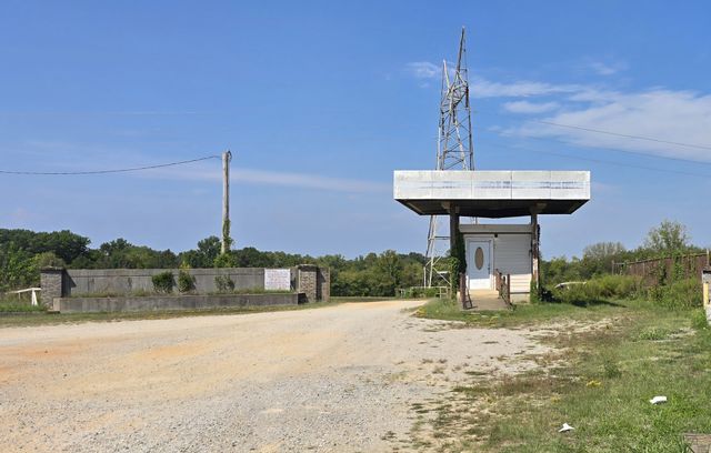 616 N James M Campbell Blvd, Columbia, TN 38401