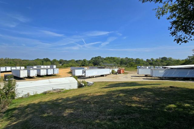 616 N James M Campbell Blvd, Columbia, TN 38401