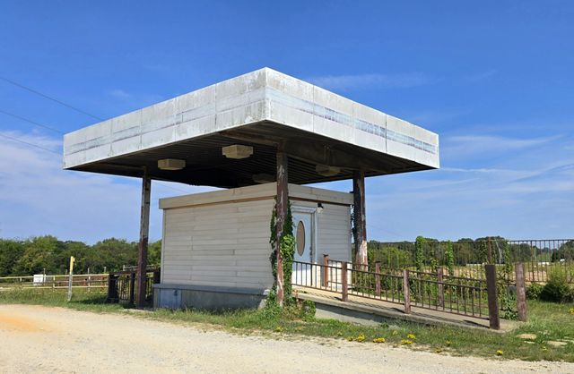 616 N James M Campbell Blvd, Columbia, TN 38401