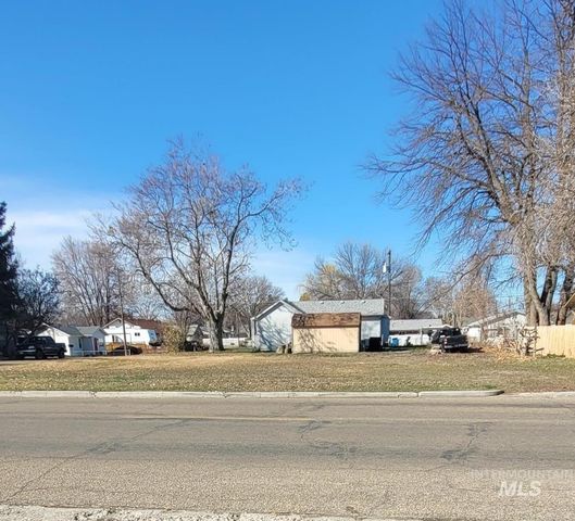 1415 E Oak St, Caldwell, ID 83605