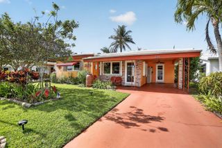 220 NW 48th Street, Oakland Park, FL 33309