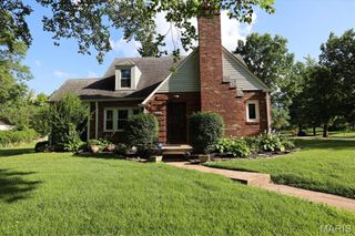 7530 Forest View Drive, Pasadena Park, MO 63121