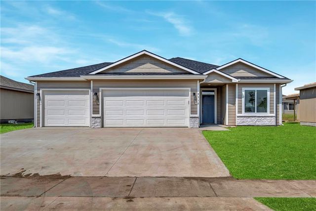 2712 E 26th Terrace, Lawrence, KS 66046