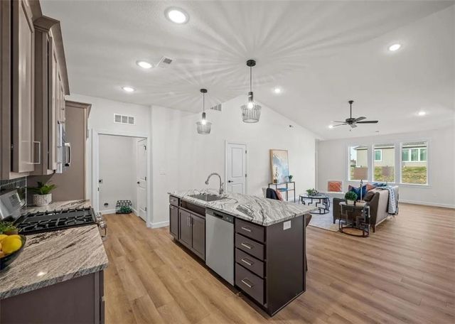 2712 E 26th Terrace, Lawrence, KS 66046