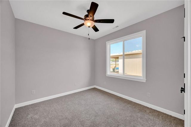 2712 E 26th Terrace, Lawrence, KS 66046