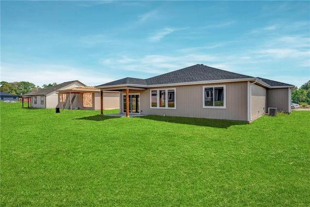 2712 E 26th Terrace, Lawrence, KS 66046