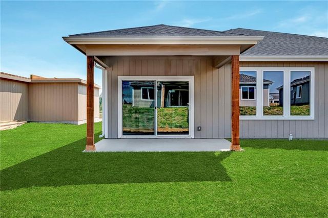 2712 E 26th Terrace, Lawrence, KS 66046