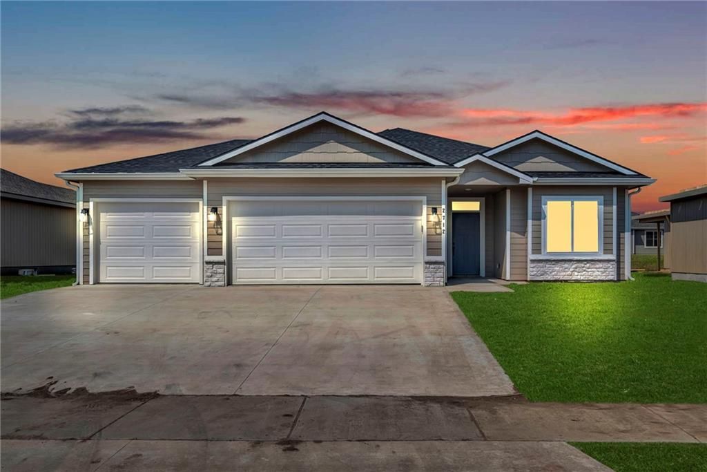 2712 E 26th Terrace, Lawrence, KS 66046