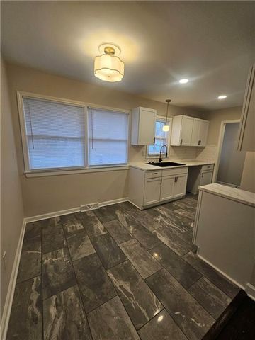 109 SW Walnut Street, Lee's Summit, MO 64063