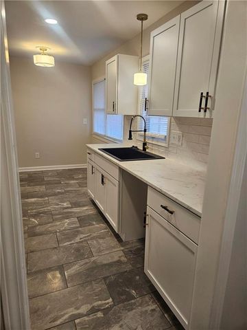 109 SW Walnut Street, Lee's Summit, MO 64063