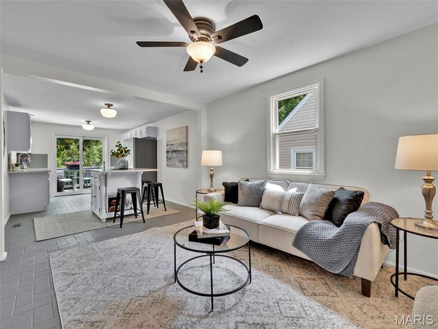 2642 Salem Road, Brentwood, MO 63144
