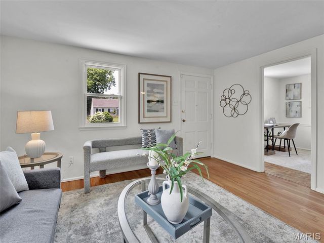 2642 Salem Road, Brentwood, MO 63144
