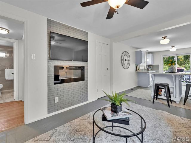 2642 Salem Road, Brentwood, MO 63144
