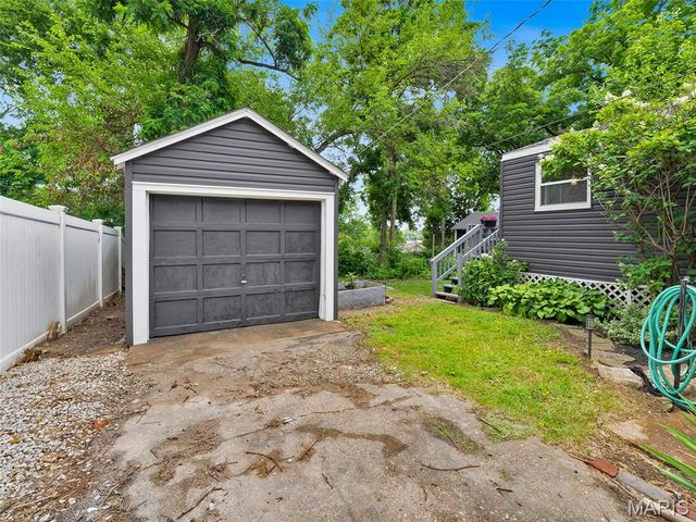 2642 Salem Road, Brentwood, MO 63144