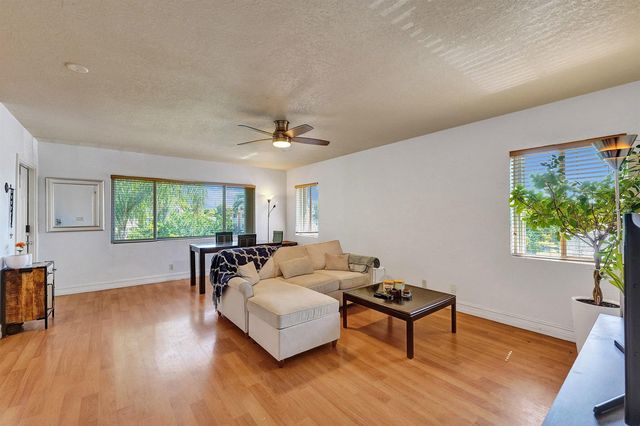 1423 HOLLY HEIGHTS Drive 12, Fort Lauderdale, FL 33304