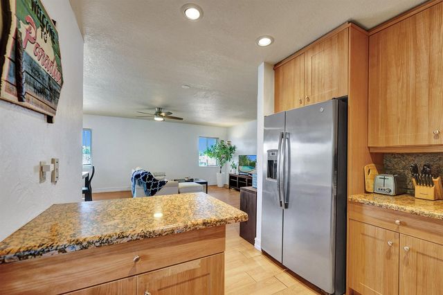 1423 HOLLY HEIGHTS Drive 12, Fort Lauderdale, FL 33304