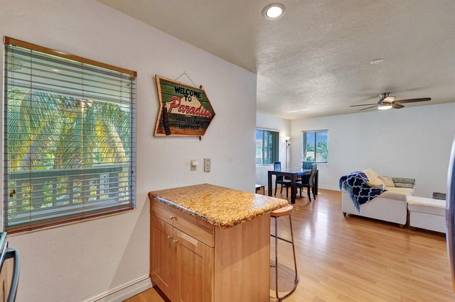 1423 HOLLY HEIGHTS Drive 12, Fort Lauderdale, FL 33304