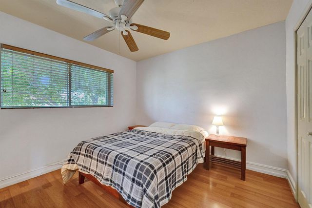 1423 HOLLY HEIGHTS Drive 12, Fort Lauderdale, FL 33304