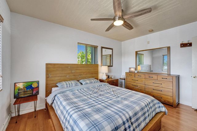 1423 HOLLY HEIGHTS Drive 12, Fort Lauderdale, FL 33304