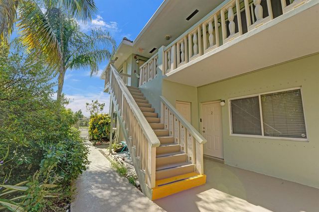 1423 HOLLY HEIGHTS Drive 12, Fort Lauderdale, FL 33304
