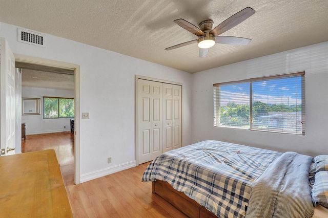 1423 HOLLY HEIGHTS Drive 12, Fort Lauderdale, FL 33304