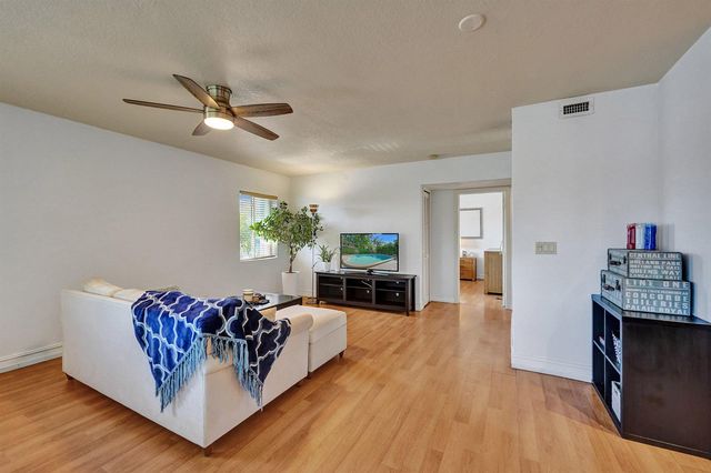 1423 HOLLY HEIGHTS Drive 12, Fort Lauderdale, FL 33304