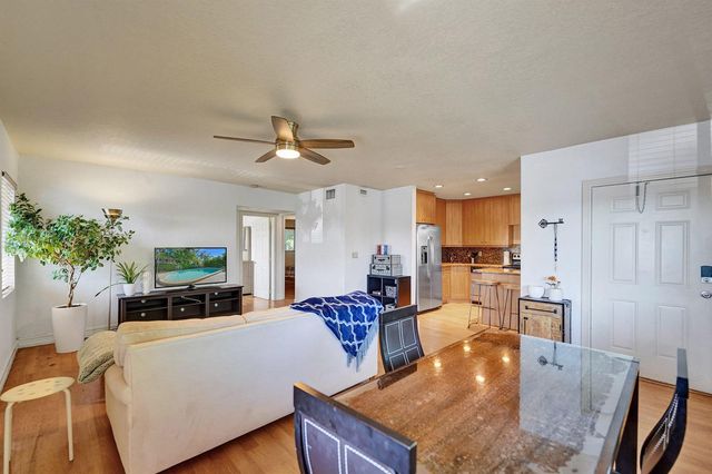 1423 HOLLY HEIGHTS Drive 12, Fort Lauderdale, FL 33304