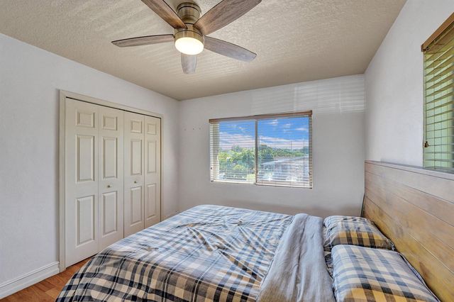 1423 HOLLY HEIGHTS Drive 12, Fort Lauderdale, FL 33304