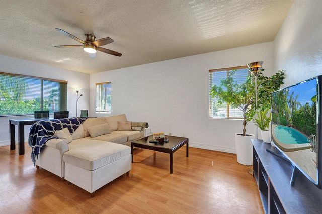 1423 HOLLY HEIGHTS Drive 12, Fort Lauderdale, FL 33304