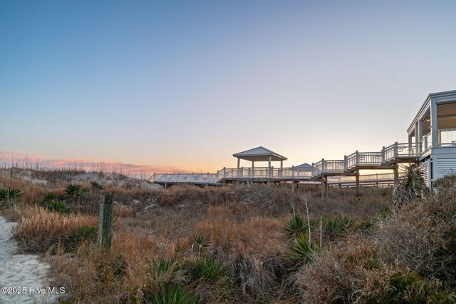 302 Glenn Street, Atlantic Beach, NC 28512