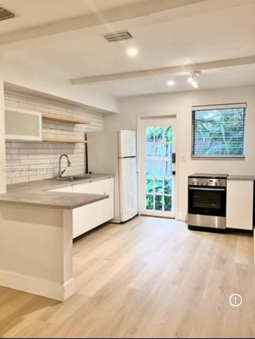 2538 SW 11th St 2, Miami, FL 33135