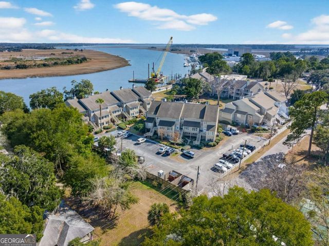 3005 River Drive 401D, Savannah, GA 31404