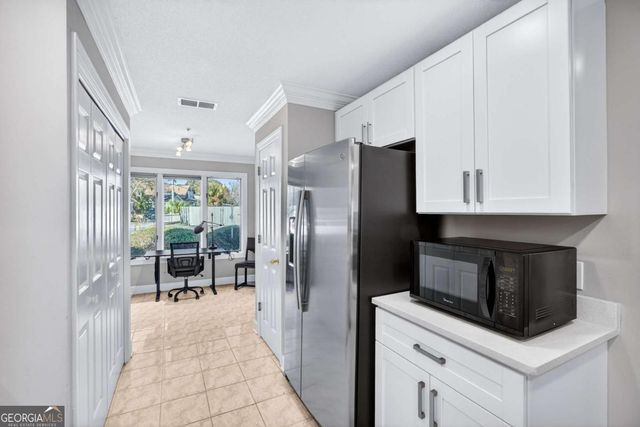 3005 River Drive 401D, Savannah, GA 31404