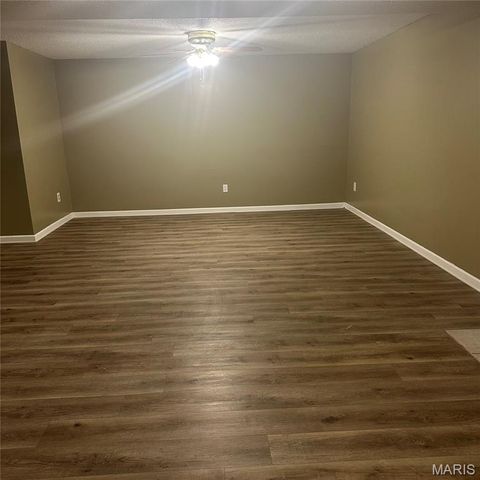 1821 Hilltop Village Lane, Imperial, MO 63052