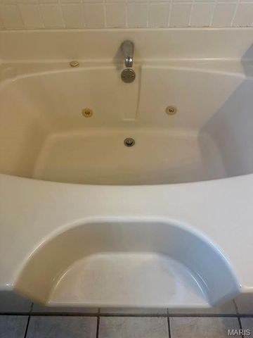 1821 Hilltop Village Lane, Imperial, MO 63052