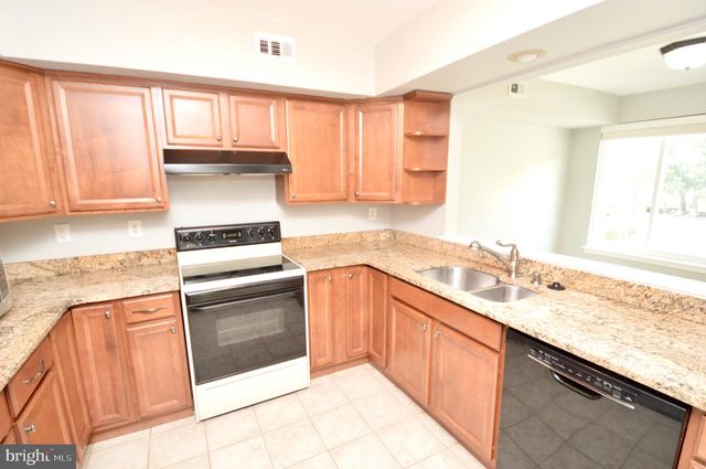 340 WOODLAKE DR, Marlton, NJ 08053