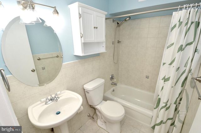 340 WOODLAKE DR, Marlton, NJ 08053
