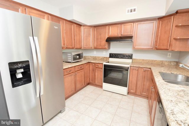 340 WOODLAKE DR, Marlton, NJ 08053