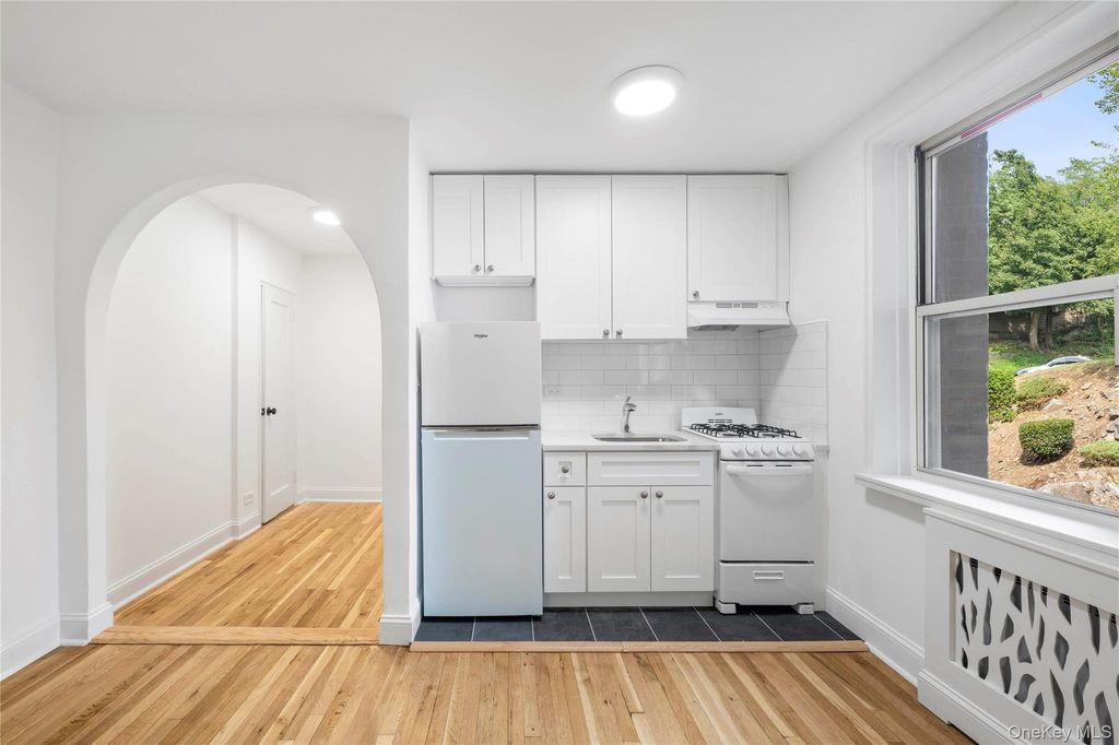 5645 Netherland Avenue 2F, Bronx, NY 10471 — photo 2
