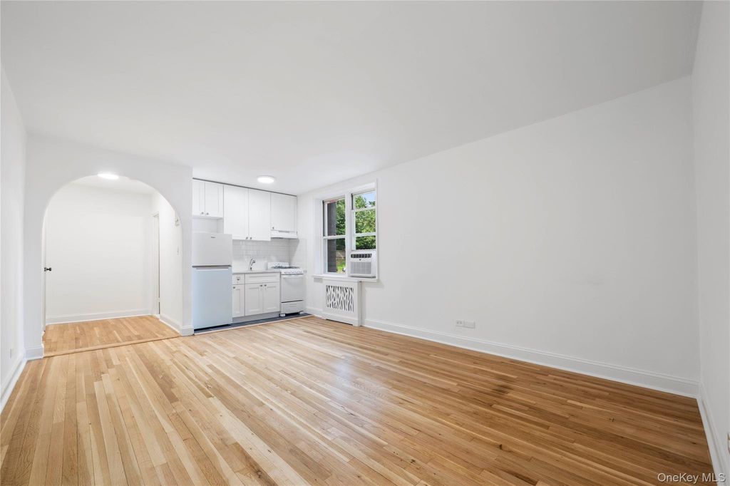 5645 Netherland Avenue 2F, Bronx, NY 10471 — photo 4