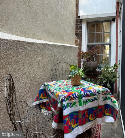 2131 DELANCEY PL, Philadelphia, PA 19103