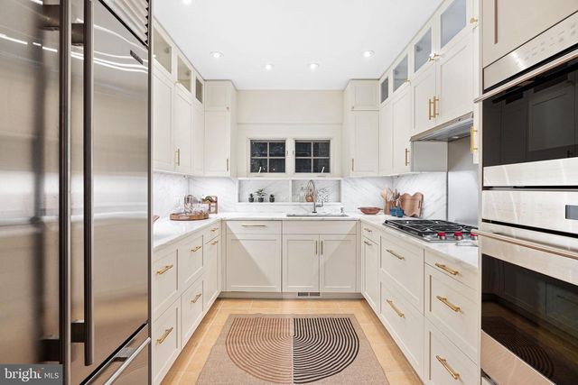 2131 DELANCEY PL, Philadelphia, PA 19103