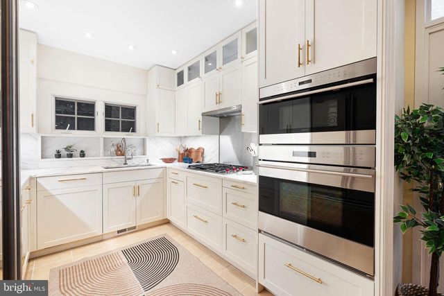 2131 DELANCEY PL, Philadelphia, PA 19103