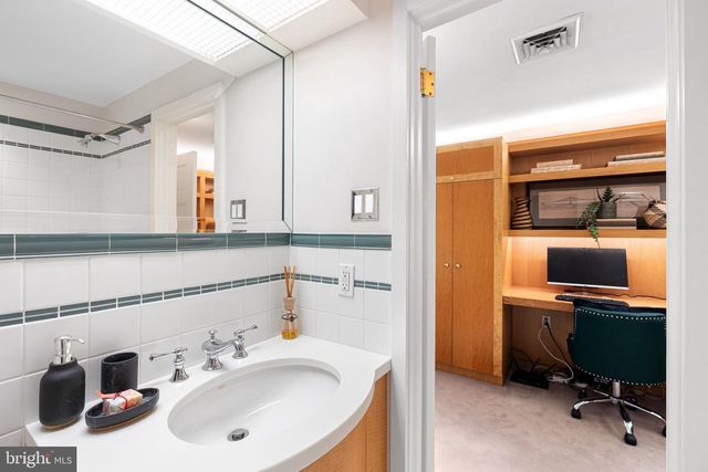 2131 DELANCEY PL, Philadelphia, PA 19103