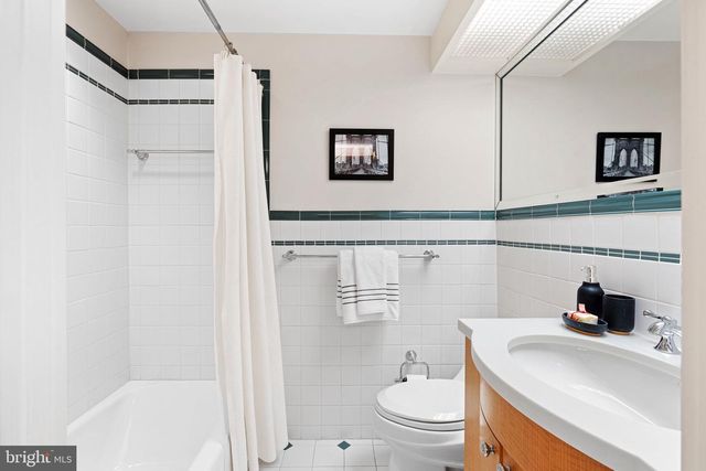 2131 DELANCEY PL, Philadelphia, PA 19103