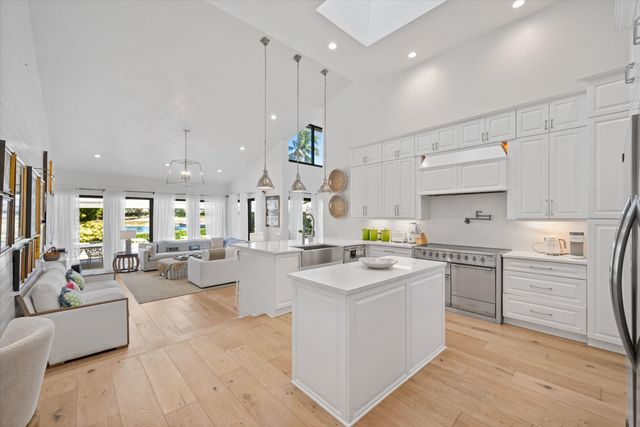 11139 Isle Brook Court, Wellington, FL 33414